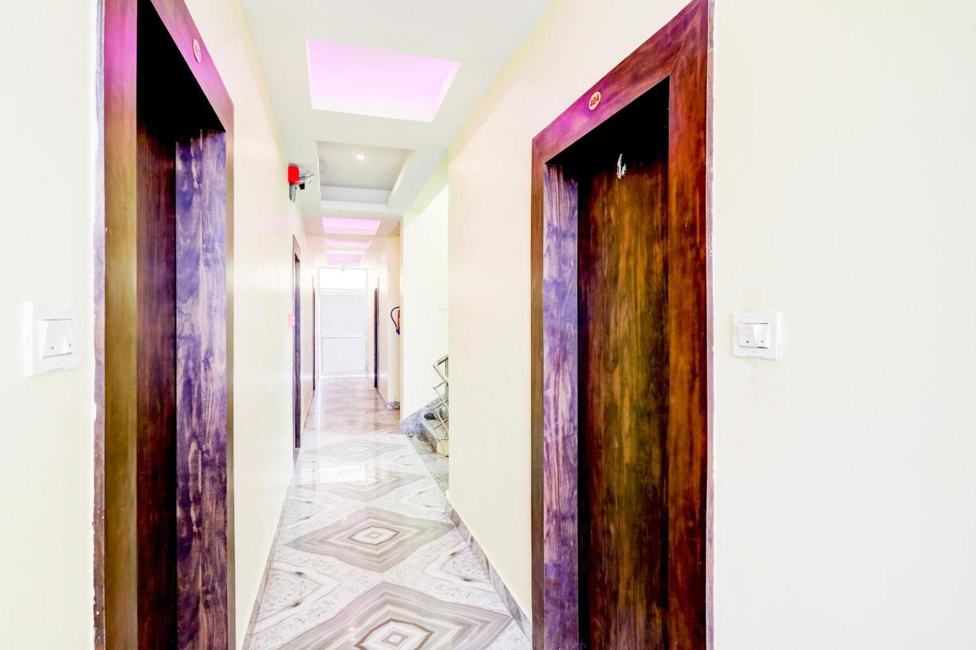 Hotel O Jagdish Palace Пури Екстериор снимка